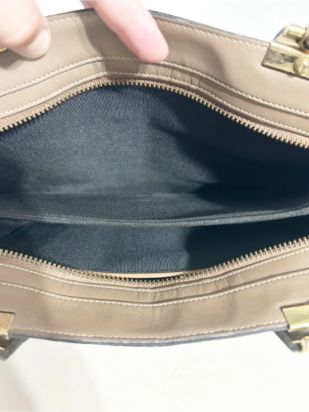 Vintage Etienne Aigner Beige Leather Satchel Handbag Gold Hardware Structured